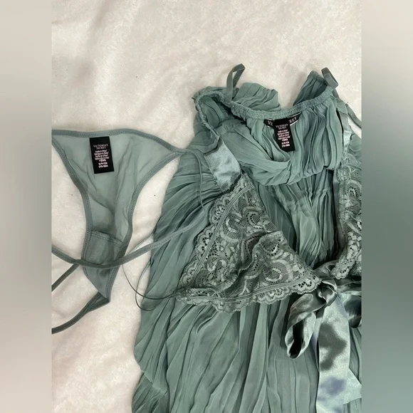 VS Sage Sleep Set - Picture 3 of 6